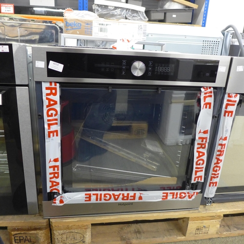 4050 - Hotpoint built-in electric single oven with pyrolytic cleaning (door requires attention) *This lot i... 