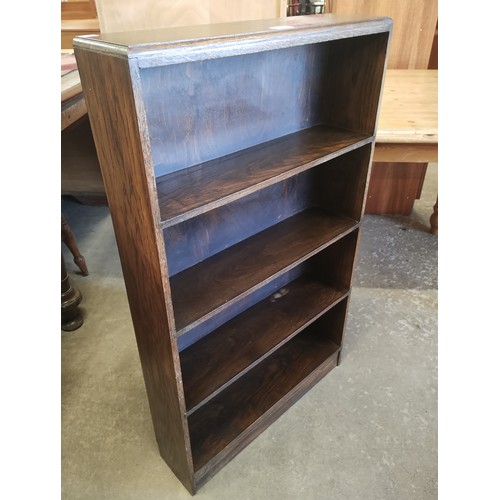 206 - An early 20th Century oak bookcase