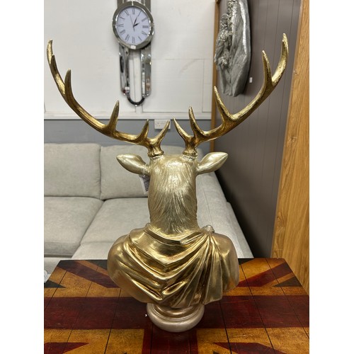 3016A - A gilt effect deer bust