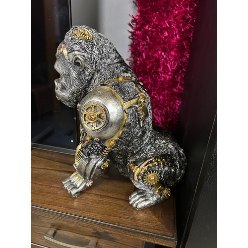 3029B - A Steampunk gorilla