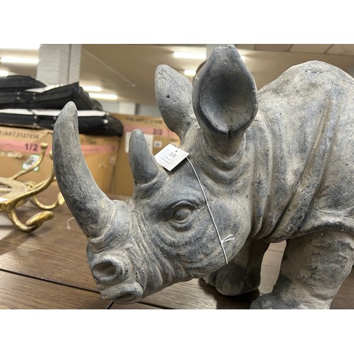 3176 - A rhino ornament (L 75cm H 37cm)