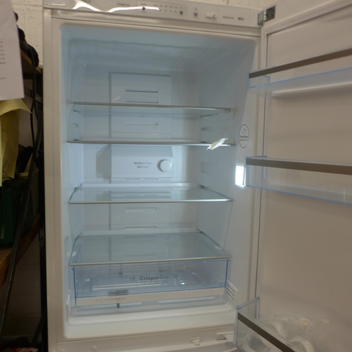 5153 - A Bosch KIKGN34V free standing, frost free fridge freezer