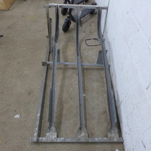 5154 - An outdoor wall mounted bike rack *Police repossession