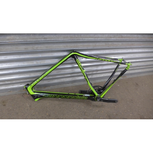 5157 - 2 carbon fibre bike frames - Cannondale Synapse and Cervélo *Police repossession