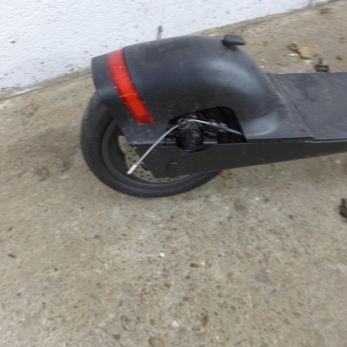 5158 - A Life 250 Air Pro electric scooter - no charger *Police repossession