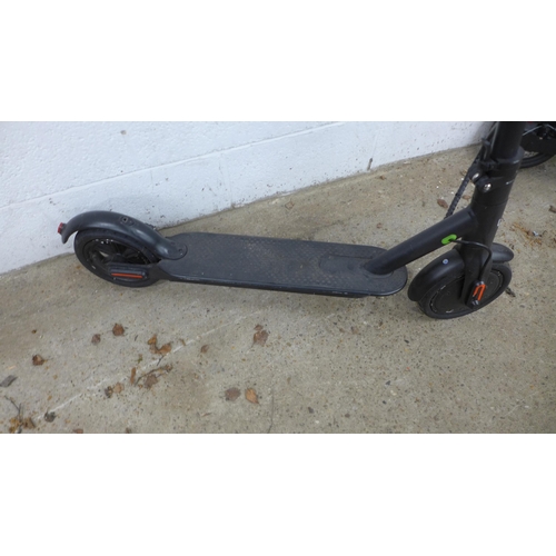 5158A - A Life 250 Air electric scooter - no charger *Police repossession