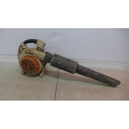 5162 - A Stihl BG-66 C-E petrol driven leaf blower