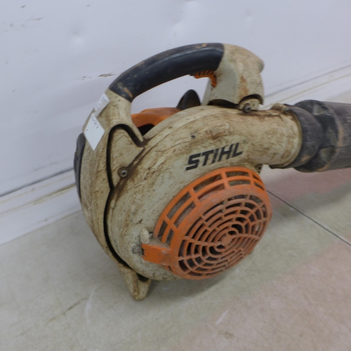 5162 - A Stihl BG-66 C-E petrol driven leaf blower