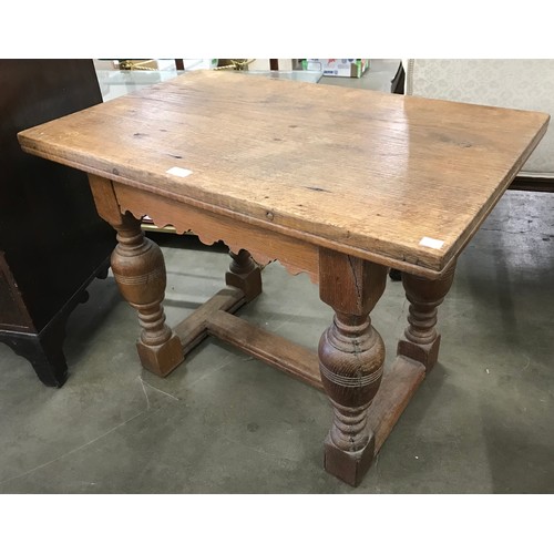 254 - An 18th Century style oak rectangular coffee table