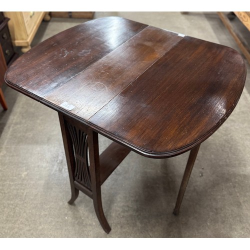 195 - An Edward VII mahogany Sutherland table