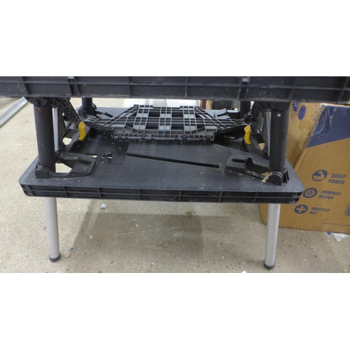 5239 - A Keter folding chop/mitre saw table