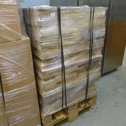 4100 - Pallet of solid oak off-cuts *This lot is subject to VAT