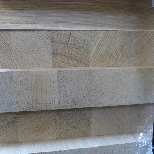 4100 - Pallet of solid oak off-cuts *This lot is subject to VAT