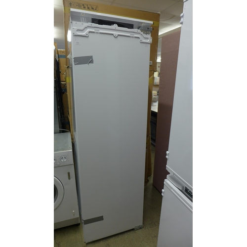 4121 - AEG integrated tower fridge (481-87)  * This lot is subject to VAT