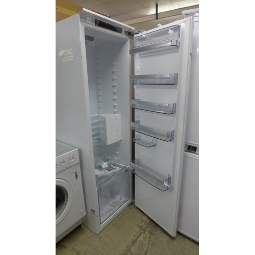 4121 - AEG integrated tower fridge (481-87)  * This lot is subject to VAT