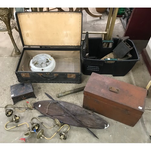 306B - Assorted items, including a suitcase, wall lights, etc.