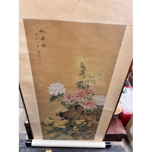 362 - Assorted Chinese prints on scrolls