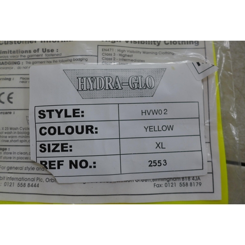 5248 - A box of approximately 25 M-XL hi-vis vests