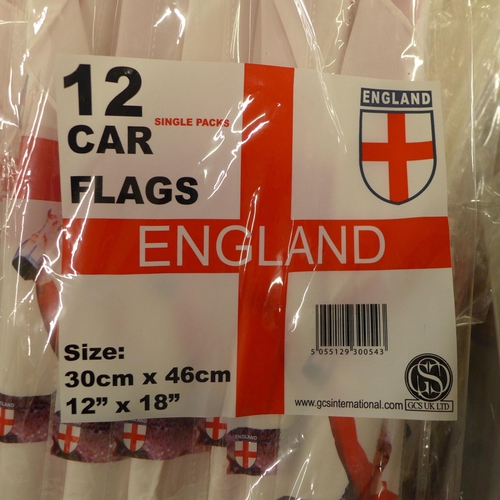 5284 - A large quantity of 30cm x 46cm England car flags