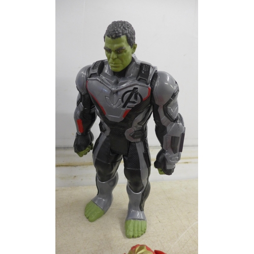 5291 - A collection of toy figures including Marvel Super Heroes