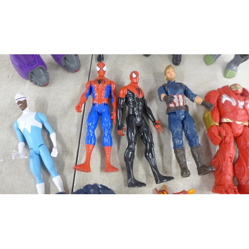 5291 - A collection of toy figures including Marvel Super Heroes