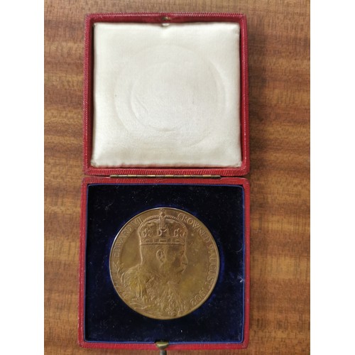 7208 - An Edward VII and Alexandra Queen Consort Royal commemorative bronze medallion, cased