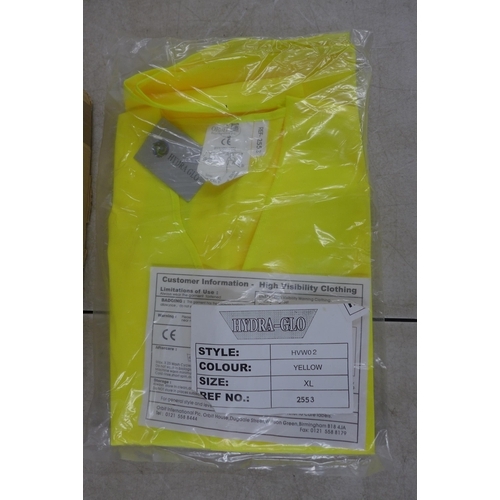 5248 - A box of approximately 25 M-XL hi-vis vests