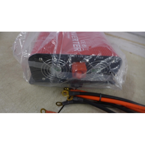 5303 - *VAT* A boxed sample pure sine wave dc-ac power inverter 200w