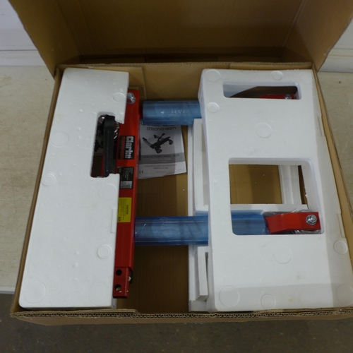 5327 - *VAT* A boxed sample Clarke strong arm vpj300 vehicle positioning jack