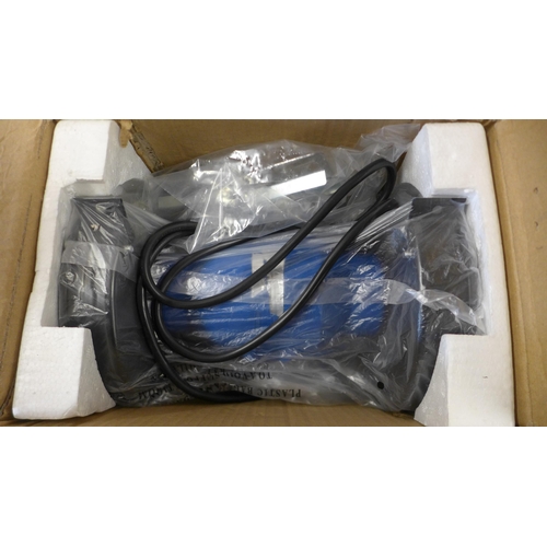 5373 - *VAT* A boxed sample 240v, 6