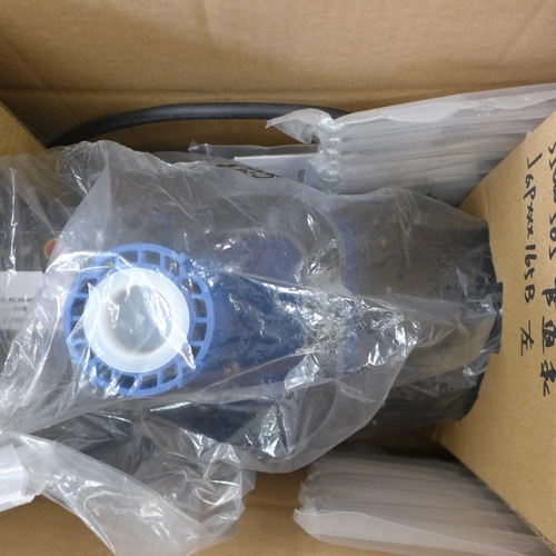 5377 - *VAT* A boxed sample SM90016A silent booster pump