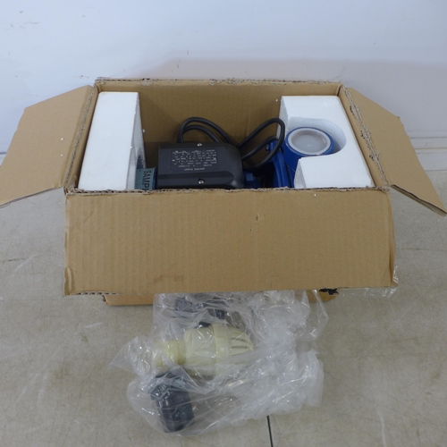 5379 - *VAT* A boxed sample MHF5AM-2 240v centrifugal pump