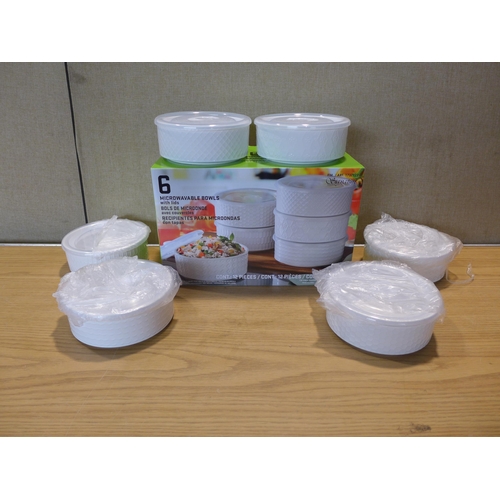 6020 - Microwavable bowls with lids (350-201) *This lot is subject to VAT