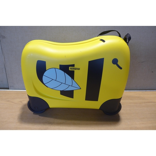 6029 - Two American Tourister ride on kids suitcases  (350-270,271) *This lot is subject to VAT