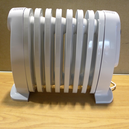 6036 - Delonghi oil filled small radiator (350-273) *This lot is subject to VAT