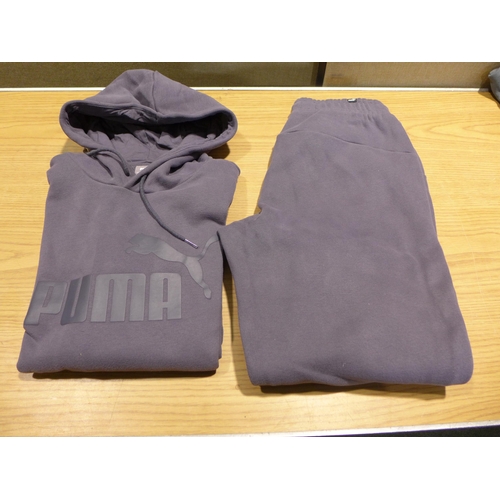 6039 - Two Puma Paragon tracksuits (351-115,140) *This lot is subject to VAT