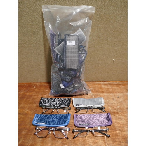 6085 - A quantity of FGX reading glasses and soft cases (351-495-504) *This lot is subject to VAT