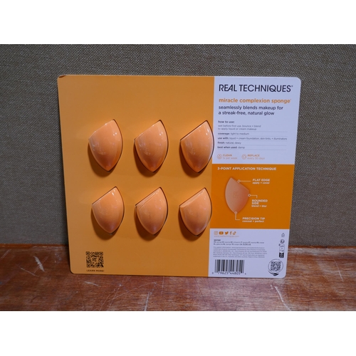 6086 - Two packs of Real Techniques miracle sponges (351-636,637) *This lot is subject to VAT