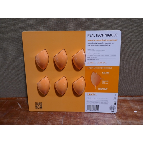 6089 - Two packs of Real Techniques miracle sponges (351-642,643) *This lot is subject to VAT