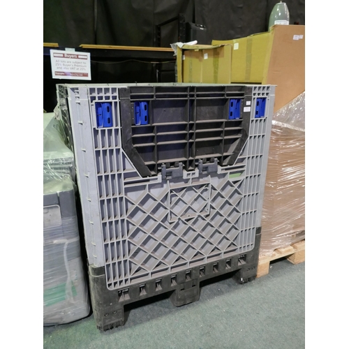 6223 - Pallet of roof anchor base plates *This lot is subject to VAT