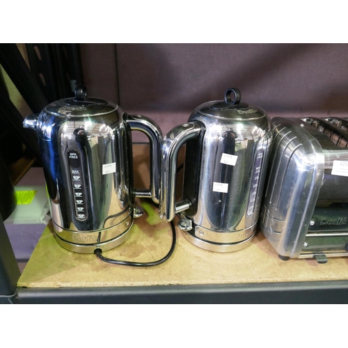 6258 - Dualit classic toaster and two Dualit classic kettles (351-120,137,451) *This lot is subject to VAT