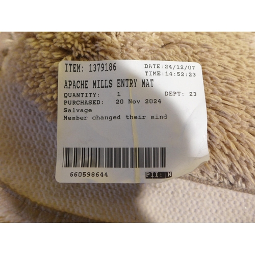 6181 - Mohawk bath runner, Apache Mills entry mat and Grandeur bath sheets  (351-511,521,525) *This lot is ... 