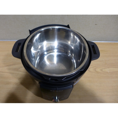 6185 - Instant Pot 5.7L cooker   (351-665) *This lot is subject to VAT