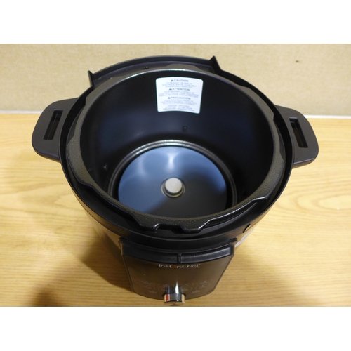 6185 - Instant Pot 5.7L cooker   (351-665) *This lot is subject to VAT