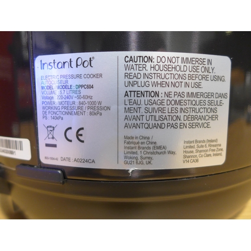 6185 - Instant Pot 5.7L cooker   (351-665) *This lot is subject to VAT