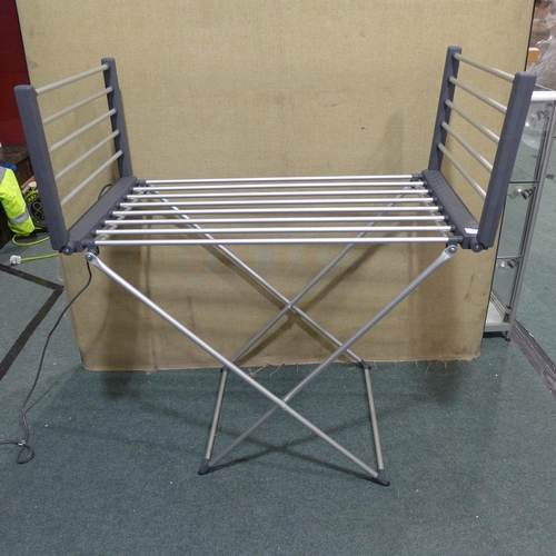 6191 - Black & Decker heated winged airer (351-450) *This lot is subject to VAT