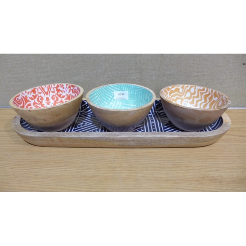 6196 - Mesa wood serving set  (351-458) *This lot is subject to VAT