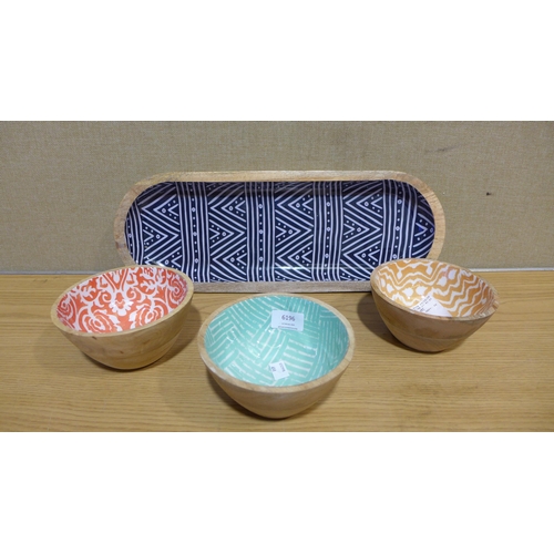 6196 - Mesa wood serving set  (351-458) *This lot is subject to VAT