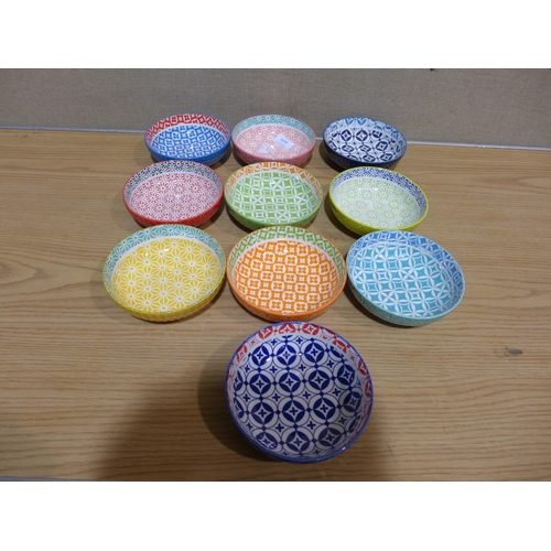 6198 - Stoneware serving bowls   (351-647) *This lot is subject to VAT