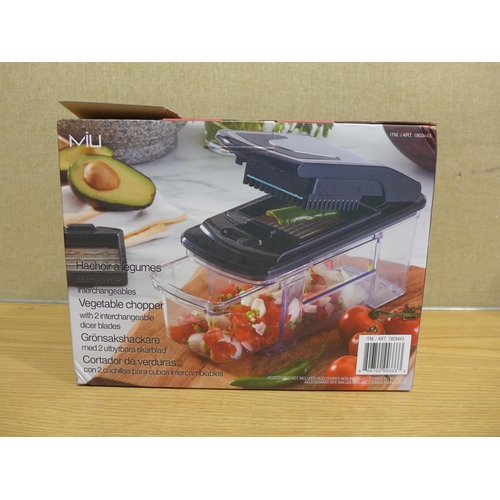 6207 - Brita Maxtra Xl style jug and Miu vegetable chopper  (351-646,671) *This lot is subject to VAT